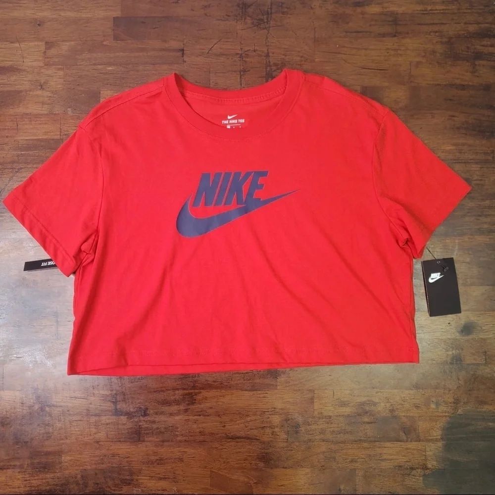 Sz Large Nike tee red